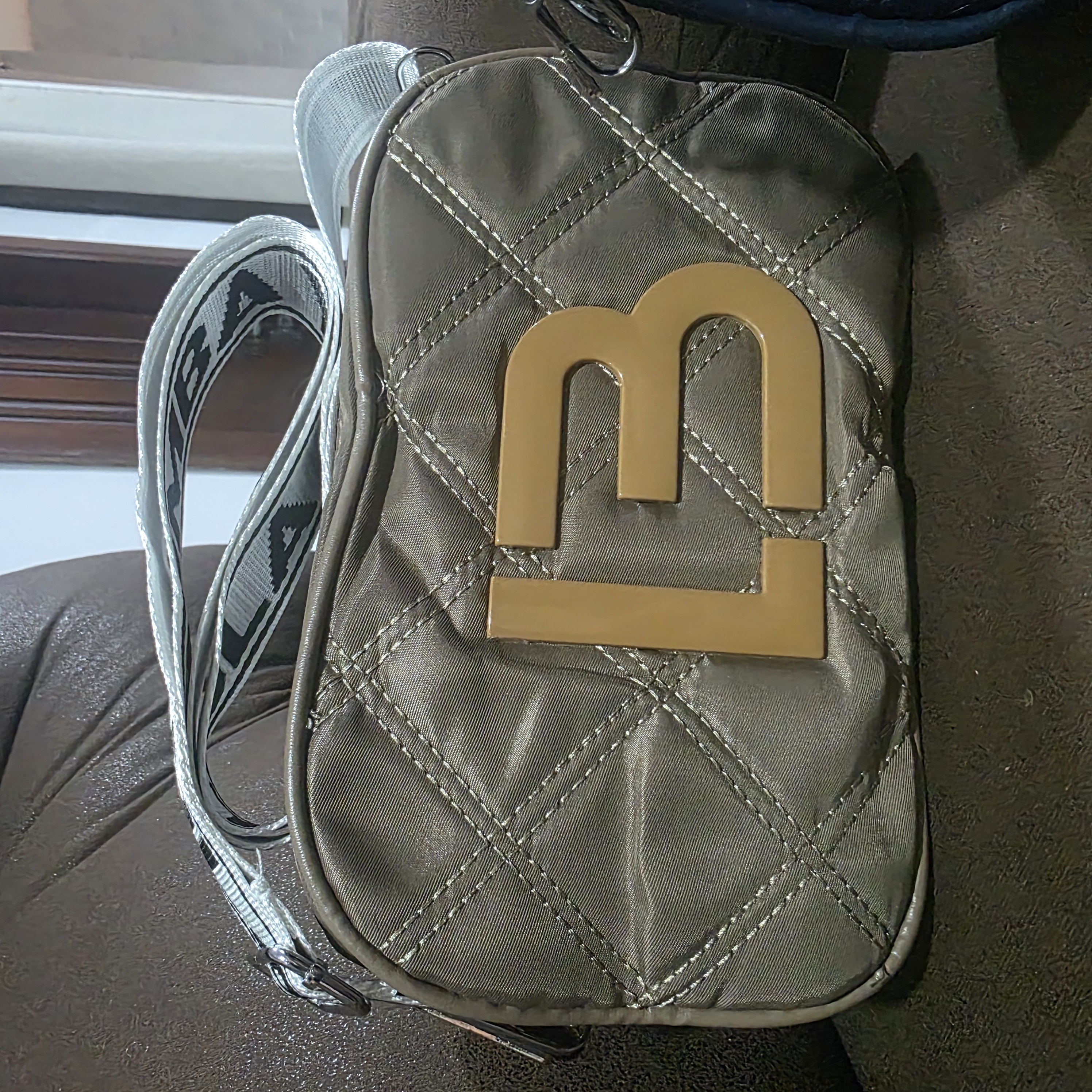 Bolso bandolera gris